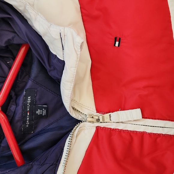 Tommy Hilfiger puffer jacket - Picture 2 of 6